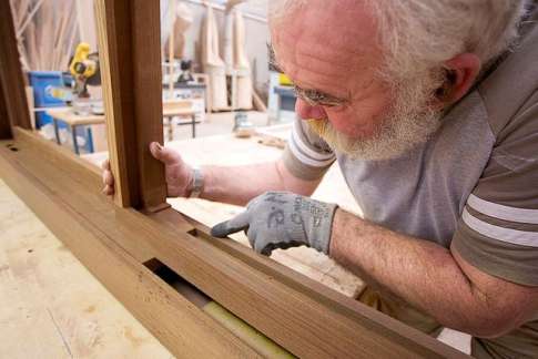 Изготовление и установка деревянного окна своими руками - фото