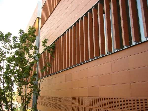 Облицовка наружных стен керамическим материалом: сборка фасадных систем и к ... - фото