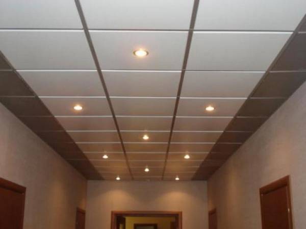 Подвесной потолок «Армстронг» — самое популярное и востребованное покрытие с фото