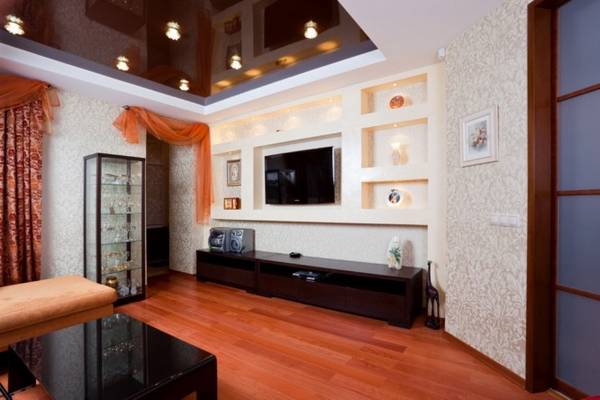 Шоколадные натяжные потолки — необычный интерьер для вашего дома с фото