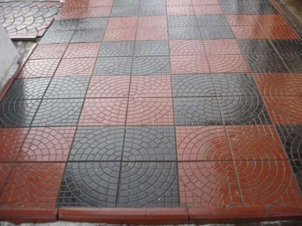 Как укладывается тротуарная плитка на бетонное основание - фото